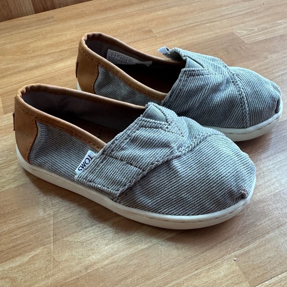 Toms slip on shoes size 8